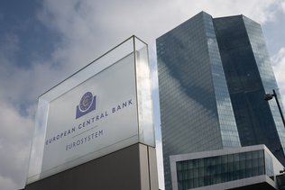 La BCE juge "plausible" de baisser ses taux en juin (minutes)