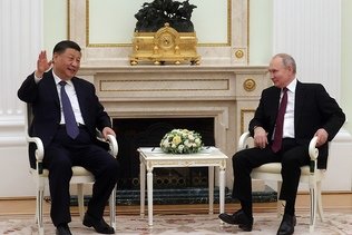 Xi reçoit Poutine et salue une relation "propice à la paix"