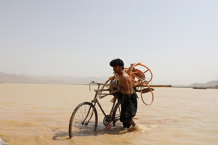 Durant l'été 2022, le Pakistan avait connu les pires inondations de son Histoire (archives). © KEYSTONE/EPA/JAMAL TARAQAI